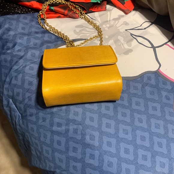 Vintage Gold Shoulder Bag - Picture 7 of 16